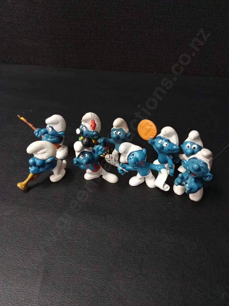 13 VINTAGE SMURF FIGURINES TALLEST H6CM Image 1++