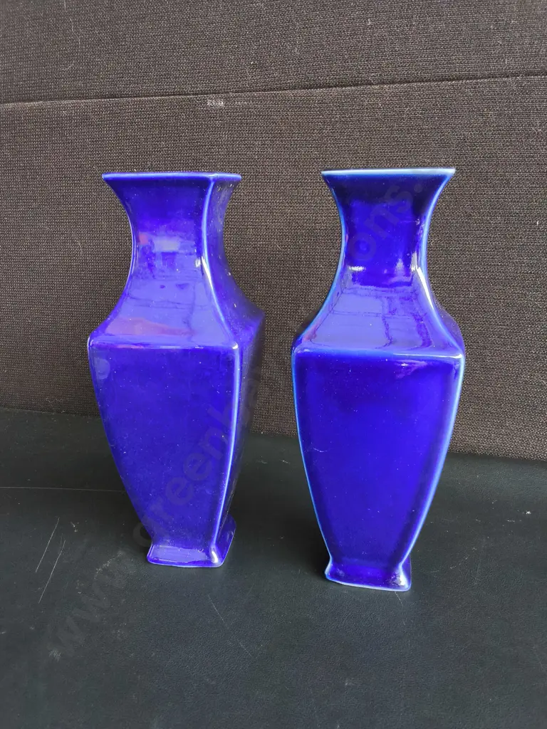 PAIR OF CHINESE BLUE MONOCHROME SQUARE VASES, H 23.5 CM Image 1++