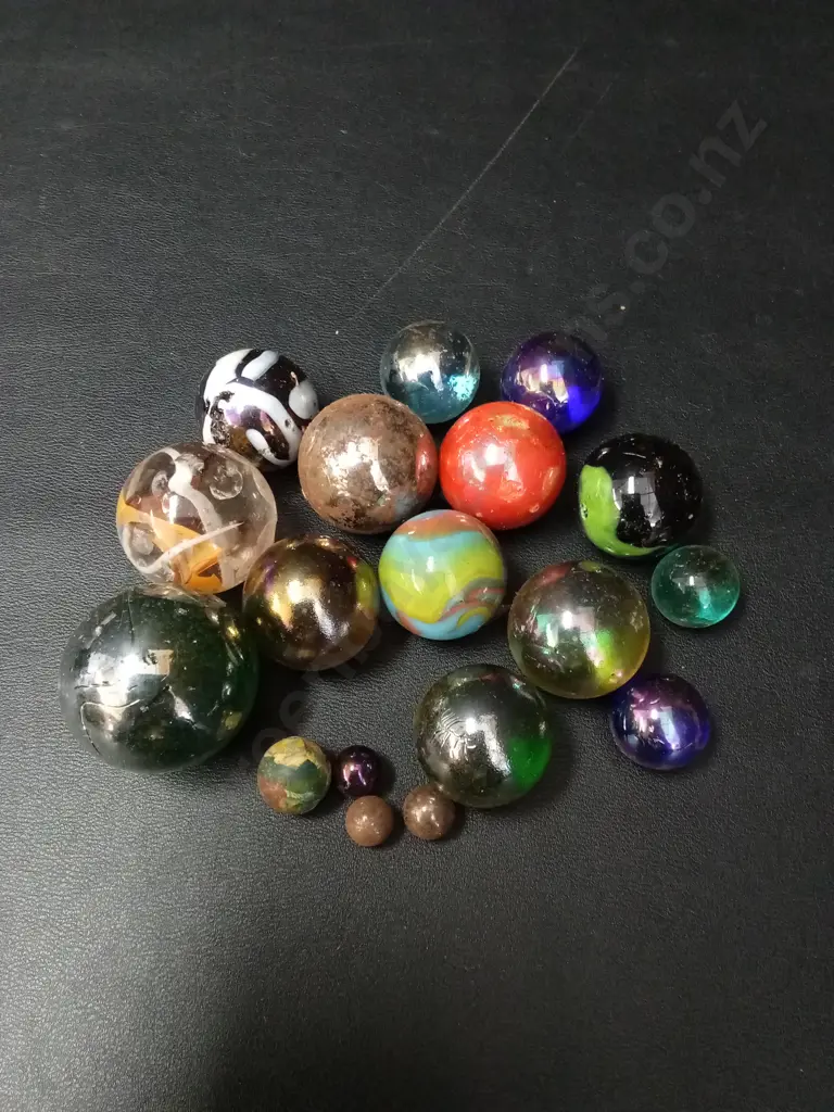 MIX OF VINTAGE MARBLES Image 1++