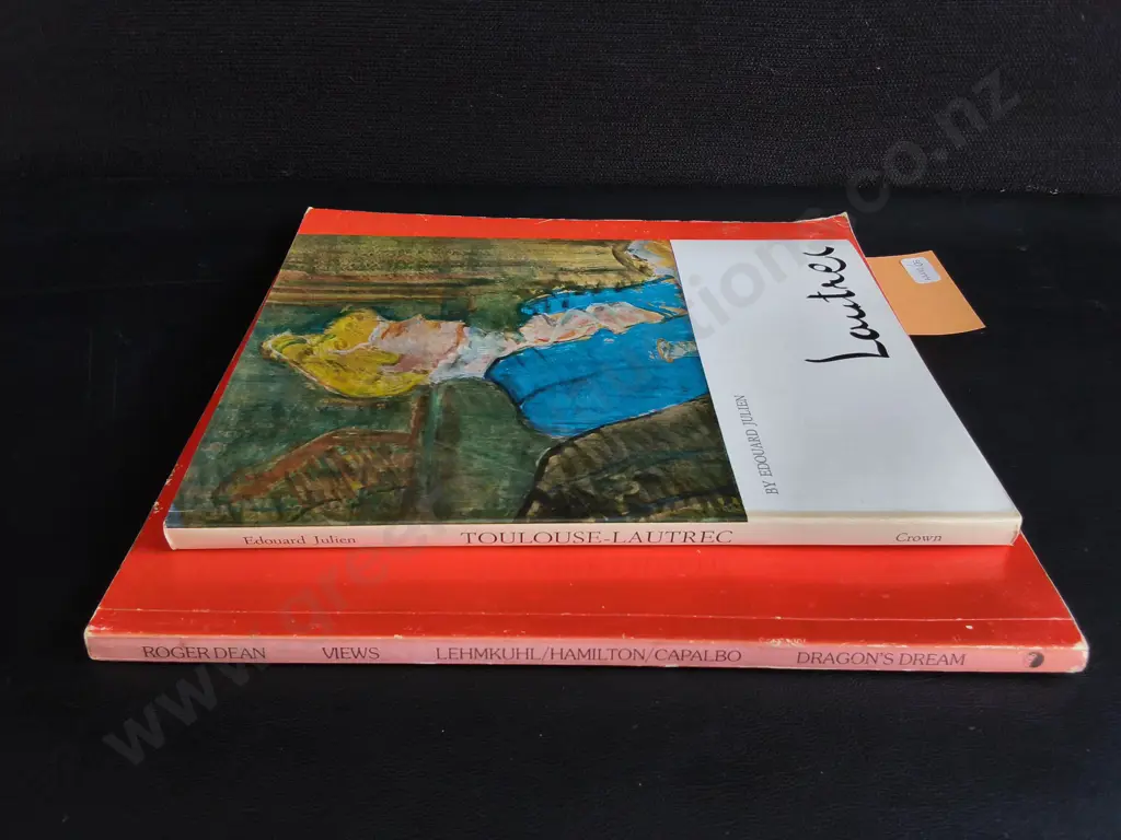 2 ART BOOKS Image 1++