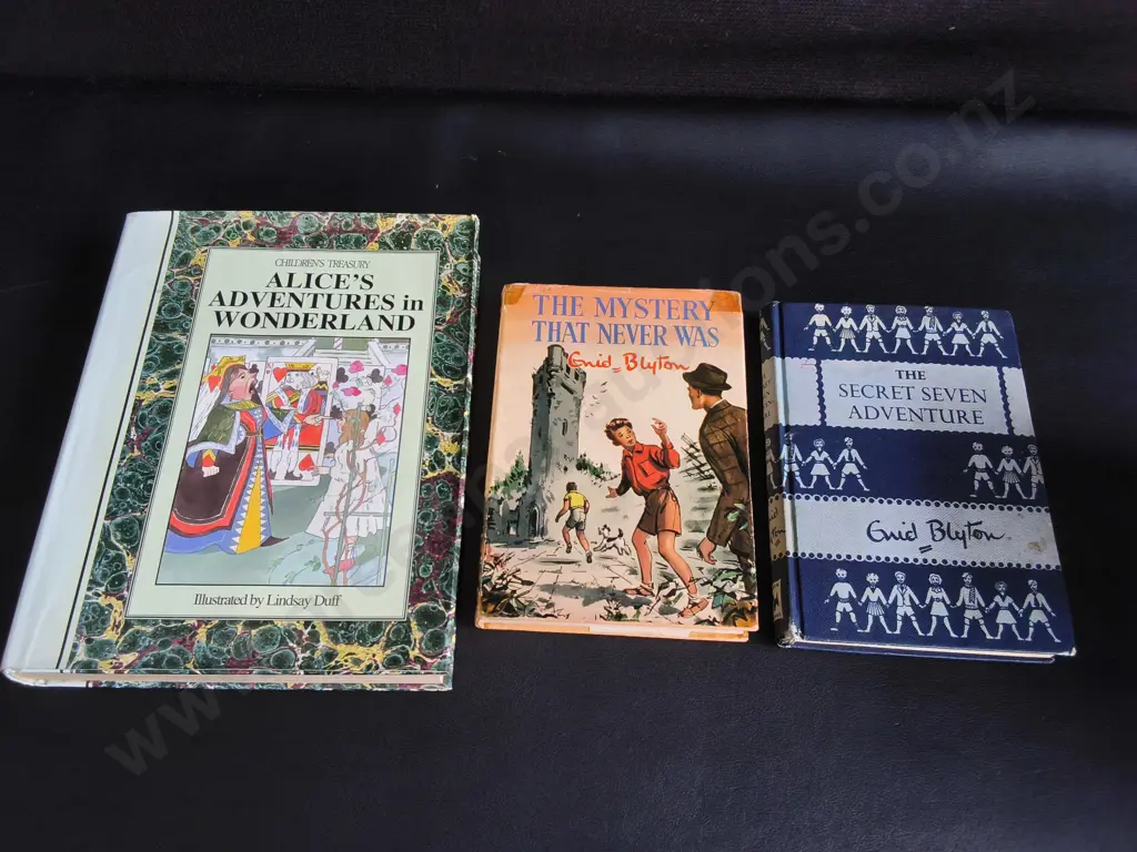 3 VINTAGE CHILDREN'S BOOKS, ENID BLYTON AND ALICE IN WONDERLAND Image 1++