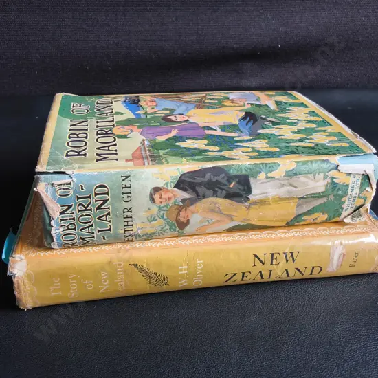 PAIR OF VINTAGE NZ BOOKS, "ROBIN OF MAORILAND" 1929 FIRST EDITION, AND "THE STORY OF NEW ZEALAND" 1960