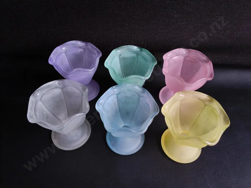 VINTAGE MID CENTURY STYLE FROSTED GLASS TULIP DESSERT CUPS, SET OF 6, H 10 CM Image 1++