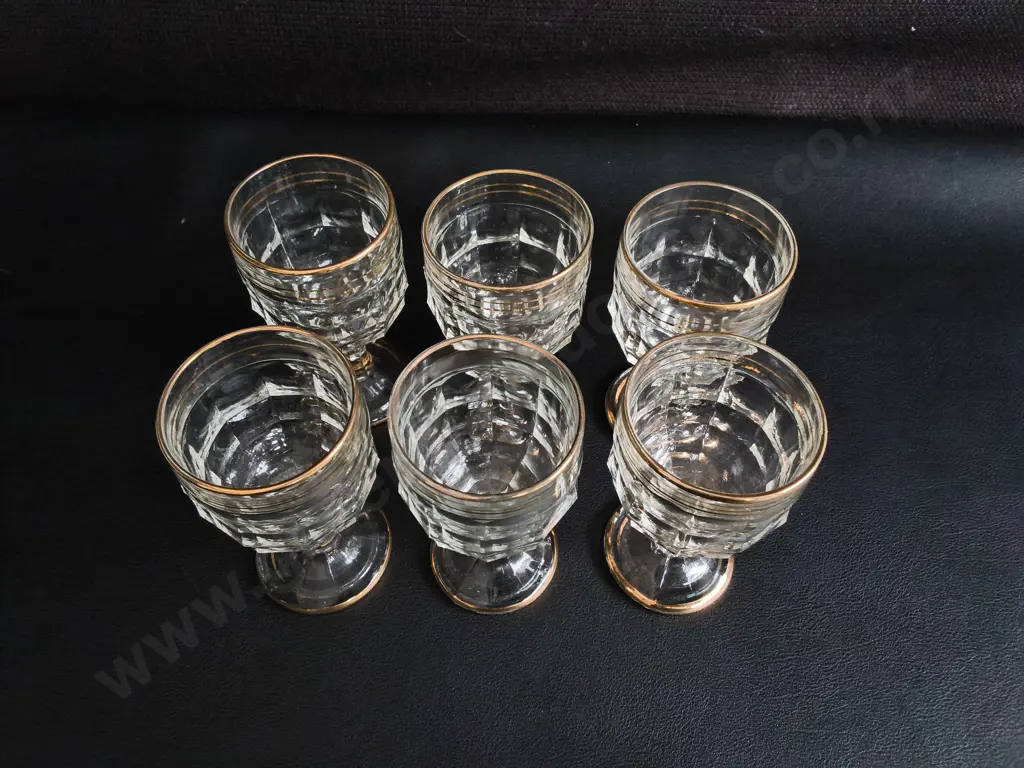 SET OF 6 VINTAGE 1950S FRENCH MOLDED GLASS LIQUEUR GLASSES, "JACOBEAN" PATTERN BY GEORGE DAVIDSON & CO, H 9 CM Image 1++