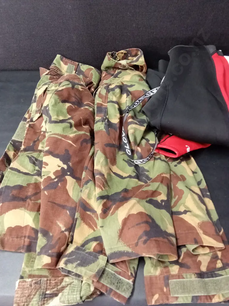 2 ARMY JACKETS AND A CHILDRENS WETSUIT Image 1++