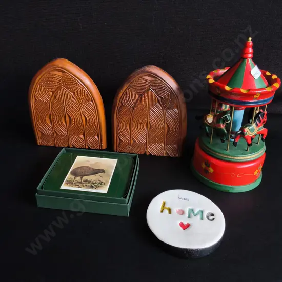 MIX OF HOME DECOR, 5 PIECES, INCLUDING SET OF COASTERS, TALLEST H 21 CM