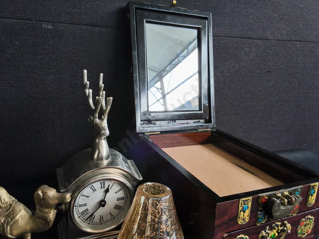 MIX OF HOME DECOR, 8 PIECES, TALLEST H 23 CM Image 1++