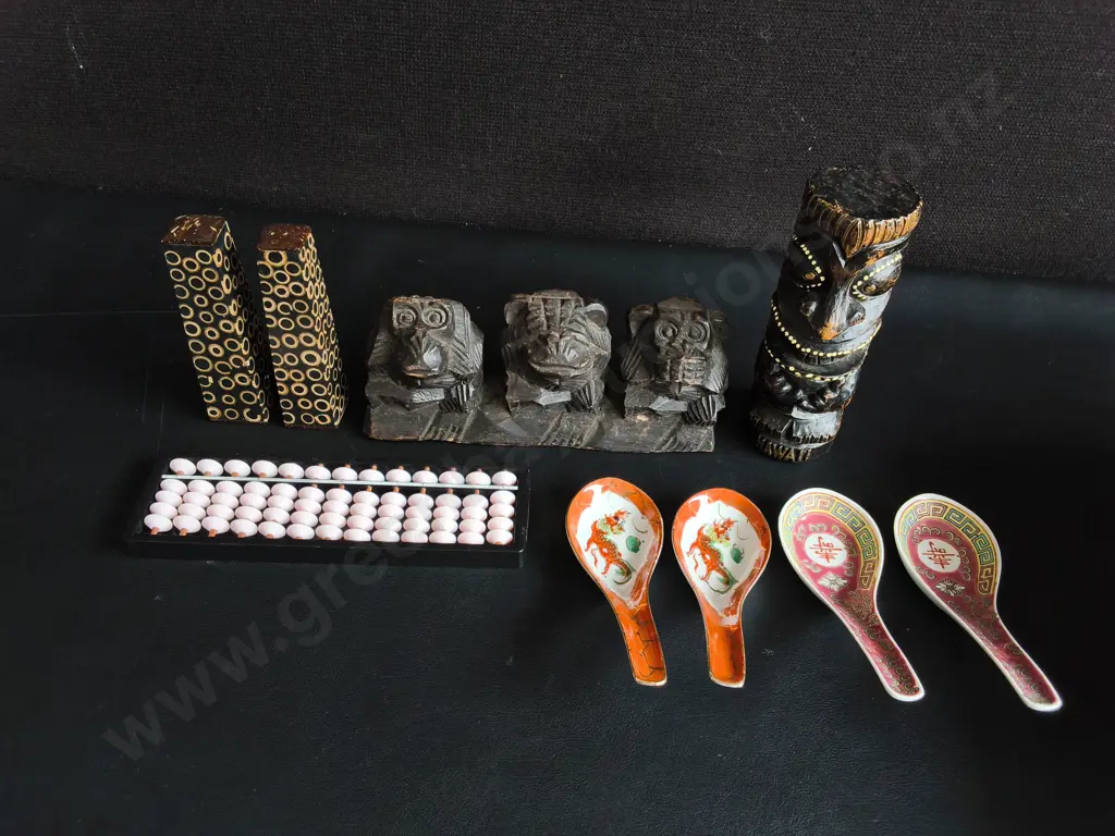 MIX OF CULTURAL DECOR AND HOMEWARE, 9 PIECES, TALLEST H 15 CM Image 1++