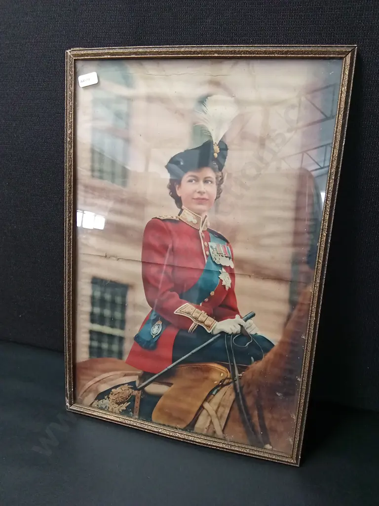 VINTAGE FRAMED IMAGE OF YOUNG QUEEN ELIZABETH 33CM X 48CM Image 1++