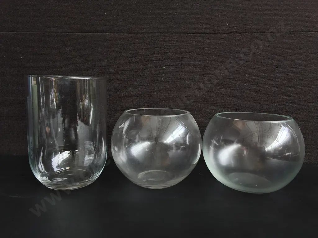 3 GLASS VASES, TALLEST H 20 CM Image 1++