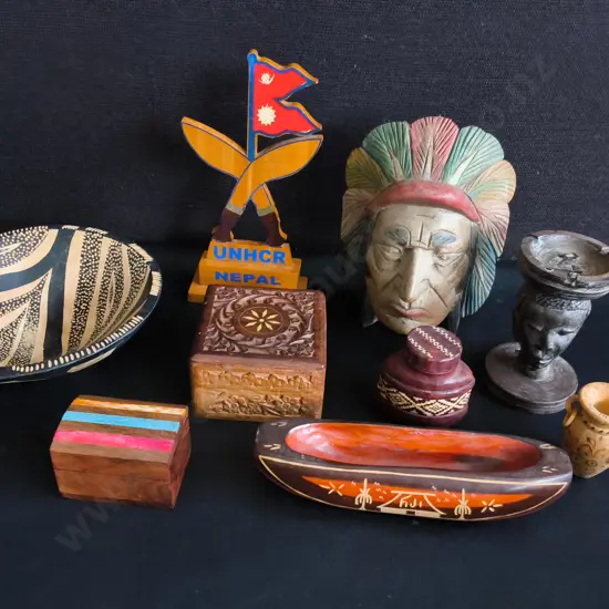 COLLECTION OF HAND CARVED WOODEN ITEMS, TALLEST H 23 CM