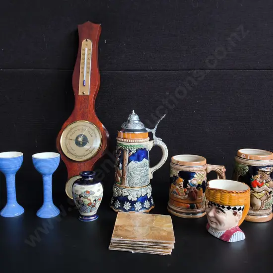 MIX OF VINTAGE DECORATIVE AND BARWARE ITEMS, 9 PIECES, INCLUDING SET OF COASTERS, TALLEST H 45 CM