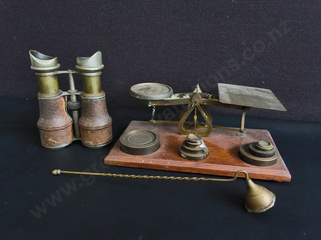 VINTAGE BRASS PORTAL SCALE WITH NESTED WEIGHTS, LEATHER OPERA BINOCULARS, AND CANDLE SNUFFER, TALLEST H 15 CM Image 1++