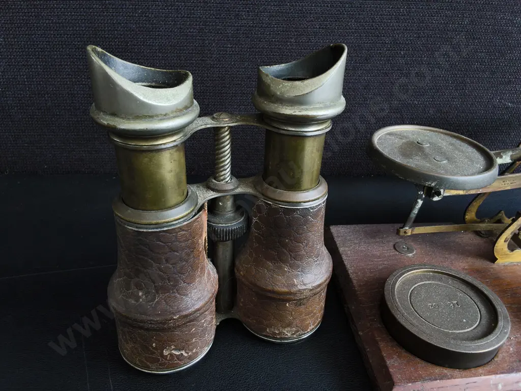 VINTAGE BRASS PORTAL SCALE WITH NESTED WEIGHTS, LEATHER OPERA BINOCULARS, AND CANDLE SNUFFER, TALLEST H 15 CM Image 1++