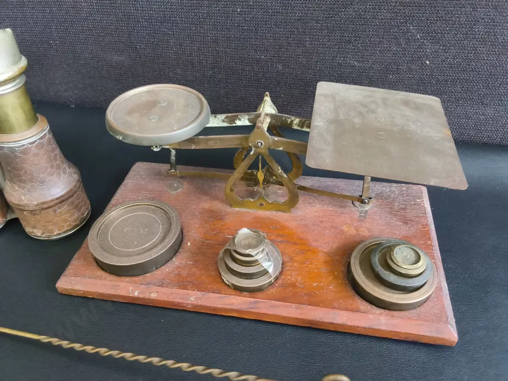 VINTAGE BRASS PORTAL SCALE WITH NESTED WEIGHTS, LEATHER OPERA BINOCULARS, AND CANDLE SNUFFER, TALLEST H 15 CM Image 1++