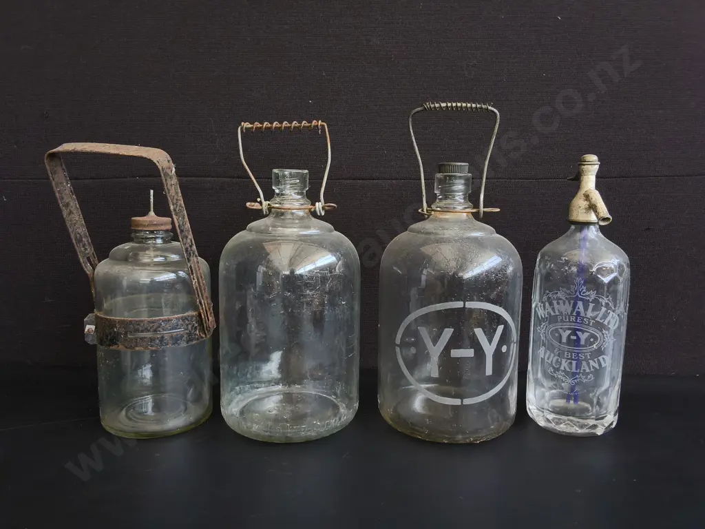 4 PIECES VINTAGE AND ANTIQUE GLASS FLAGONS/ JUGS, TALLEST H 39 CM Image 1++