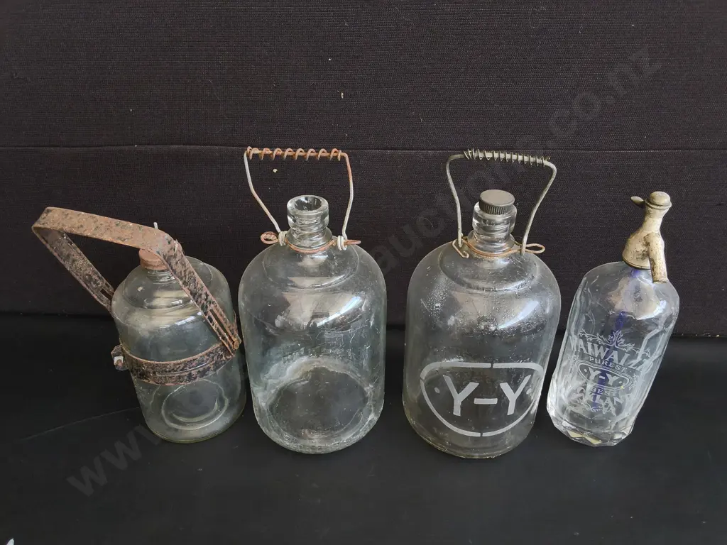 4 PIECES VINTAGE AND ANTIQUE GLASS FLAGONS/ JUGS, TALLEST H 39 CM Image 1++