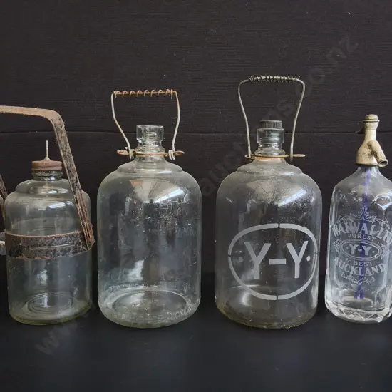 4 PIECES VINTAGE AND ANTIQUE GLASS FLAGONS/ JUGS, TALLEST H 39 CM