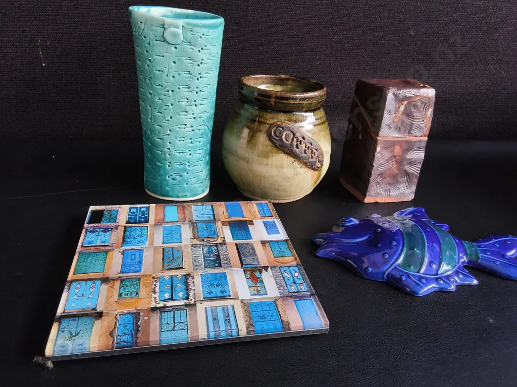 MIX OF POTTERY AND DECOR TALLEST H 16 CM Image 1++