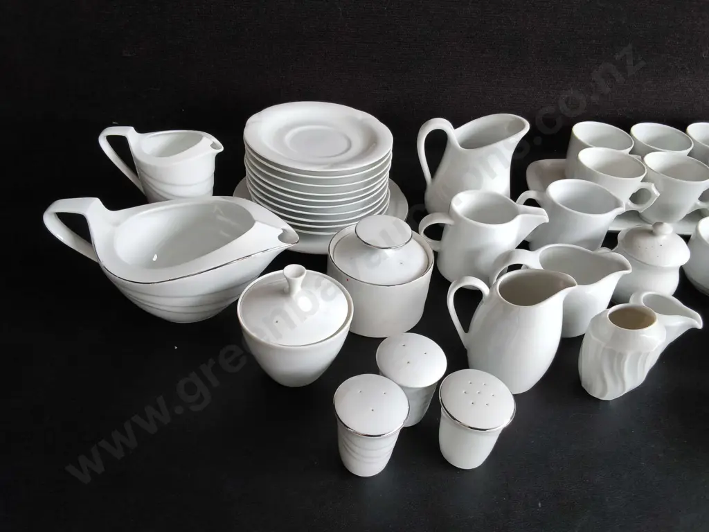 MIX OF VINTAGE WHITE DINNERWARE AND TEA SERVICE ITEMS, 44 PIECES Image 1++