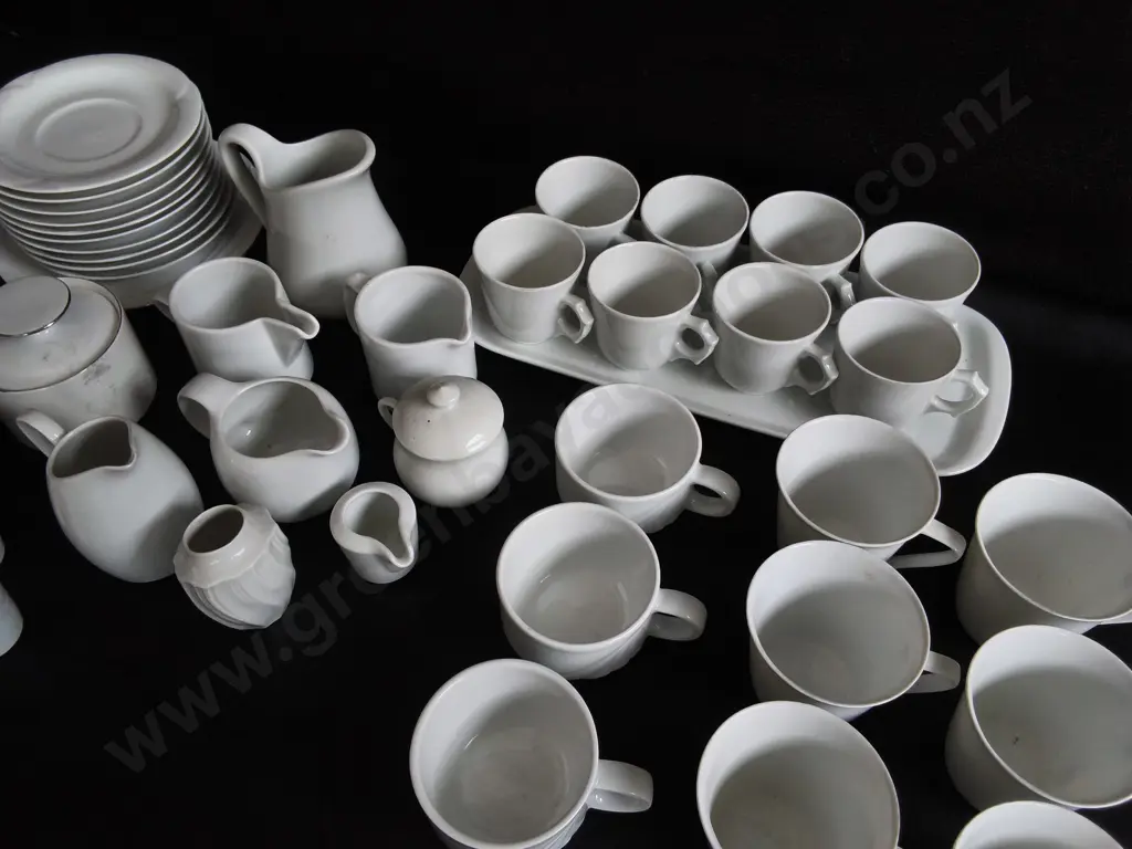 MIX OF VINTAGE WHITE DINNERWARE AND TEA SERVICE ITEMS, 44 PIECES Image 1++