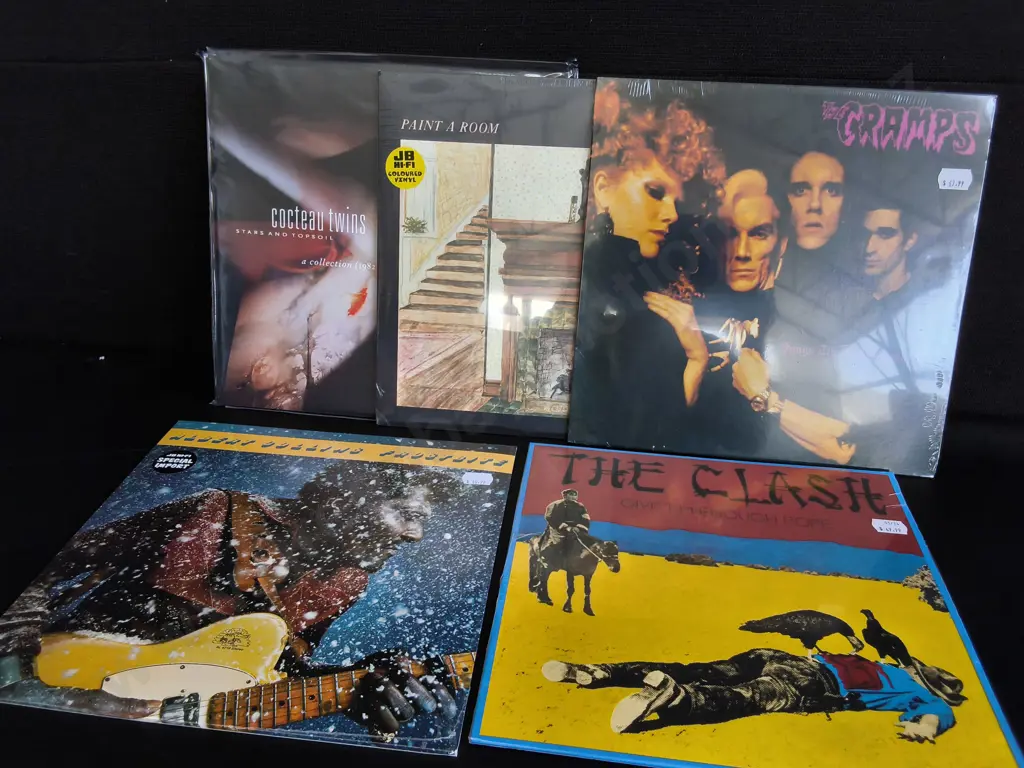 MIX OF 5 BRAND NEW RECORDS Image 1++