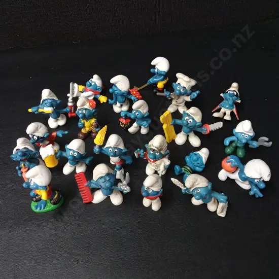 21 VINTAGE SMURFS TALLEST H6CM