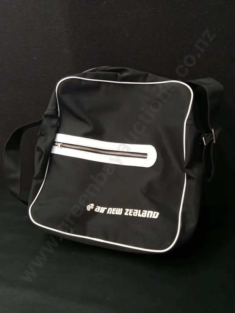 VINTAGE AIR NEW ZEALAND CABIN TOTE Image 1++