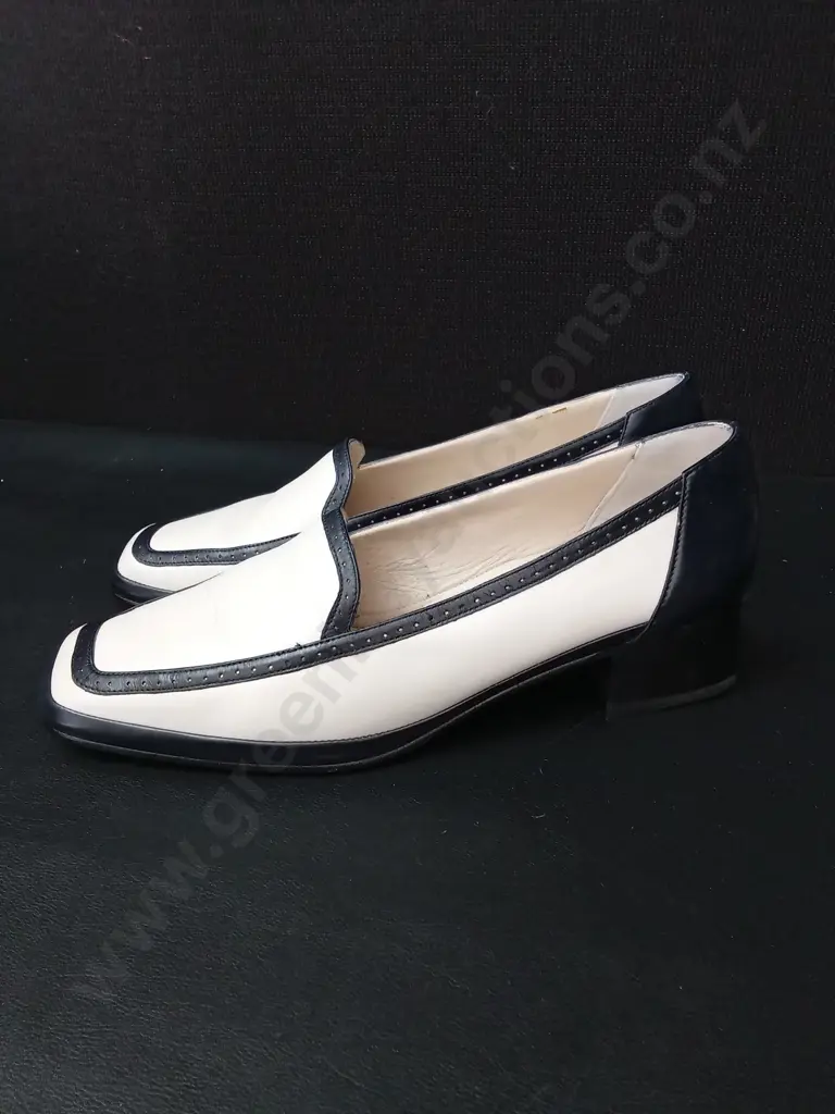 PAIR OF VINTAGE RAGONI LEATHER SIZE 8 SHOES MADE IN ITALY Image 1++