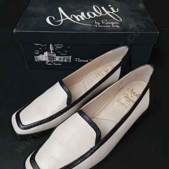 PAIR OF VINTAGE RAGONI LEATHER SIZE 8 SHOES MADE IN ITALY