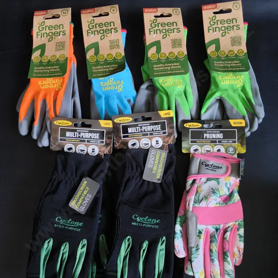 7 BRAND NEW PAIRS OF GARDENING GLOVES