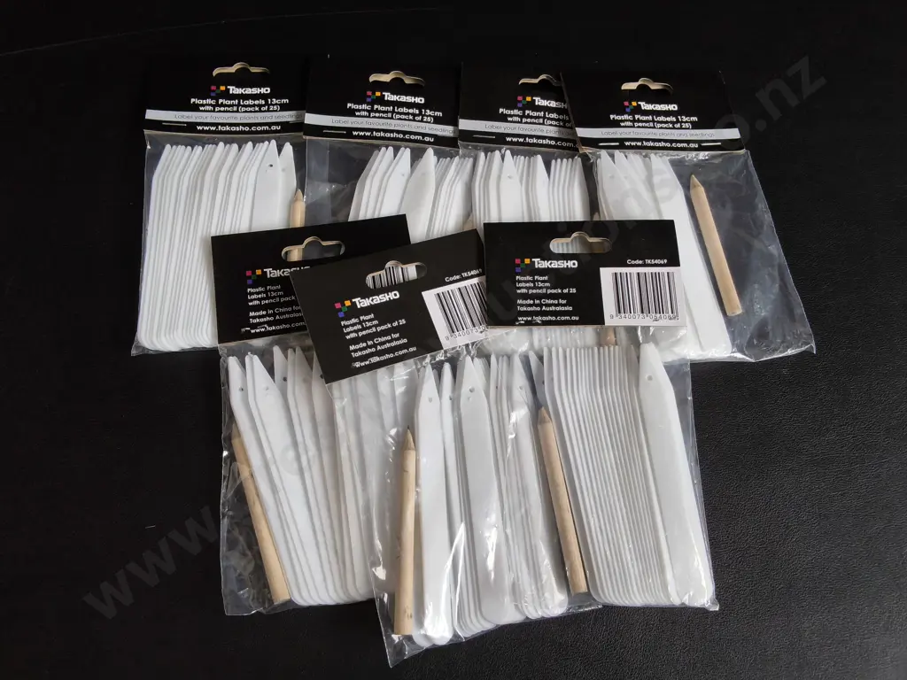 7 BRAND NEW PACKS OF TAKASHO PLASTIC PLANT LABELS, 13CM Image 1++