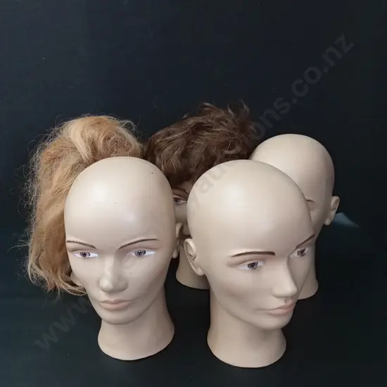 5 MANIQUIN HEADS, 2 WITH HAIR H27CM