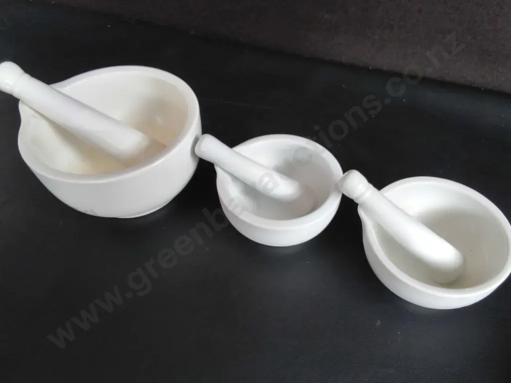 3 MORTAR AND PESTLE SETS, WIDEST DIA 18 CM Image 1++