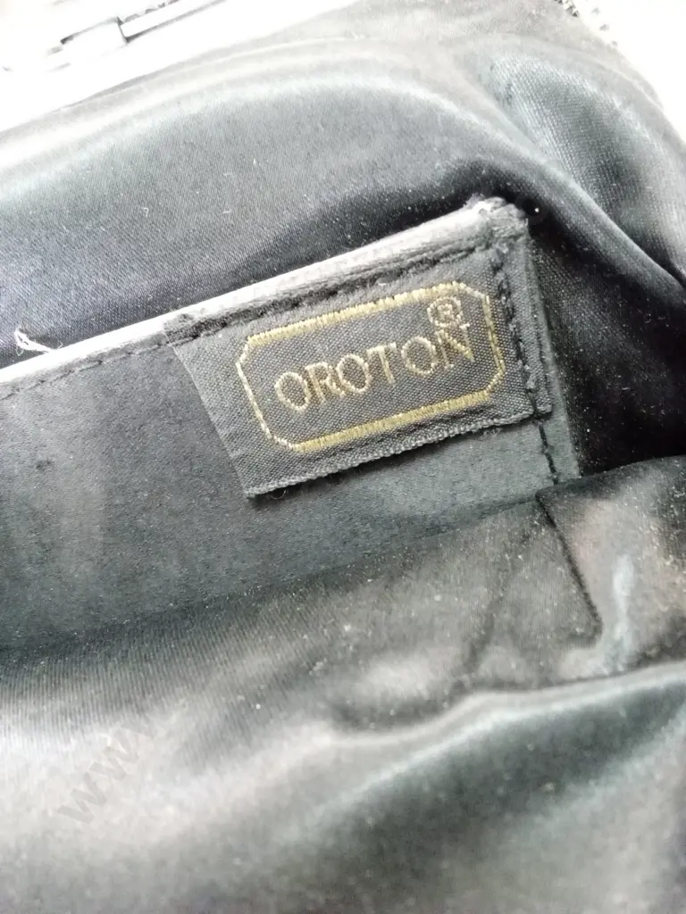 2 VINTAGE FUR FORMAL WRAPS, OROTON BAG AND A VELVET PILLBOX HAT Image 1++