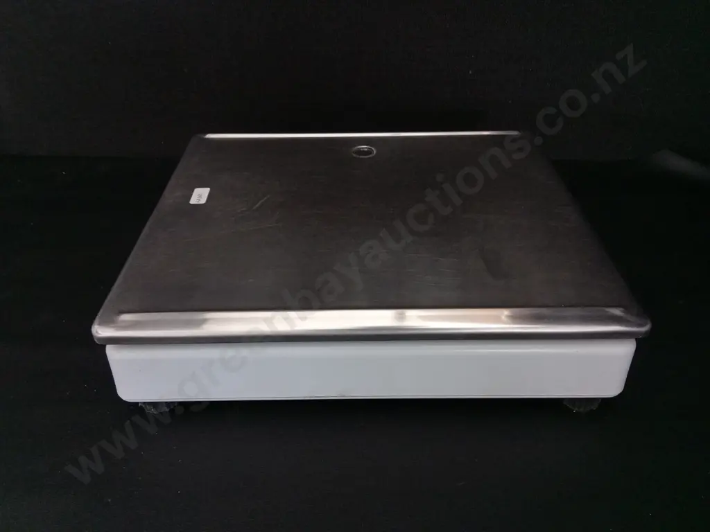 UNTESTED DIGITAL WEDDERBURN WEIGHING SCALE (NO DISPLAY OR CORD), MODEL DS-983C Image 1++