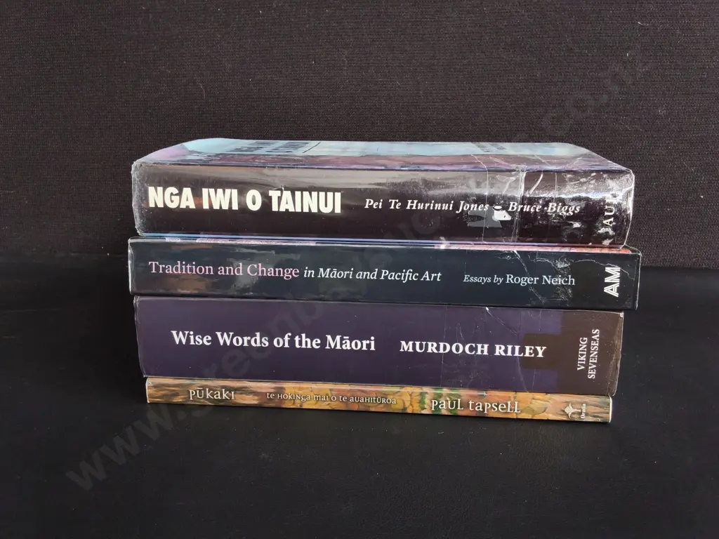 4 BOOKS ON MĀORI HISTORY, CULTURE AND ART Image 1++