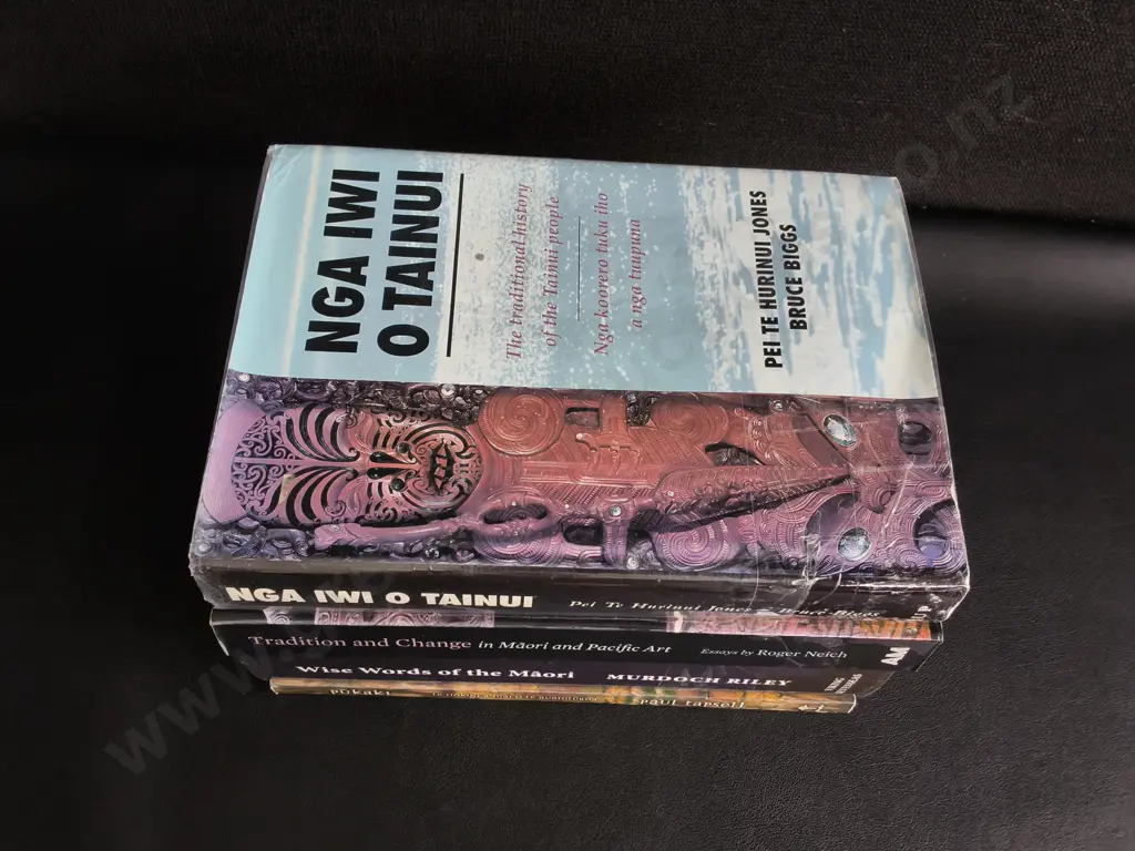 4 BOOKS ON MĀORI HISTORY, CULTURE AND ART Image 1++