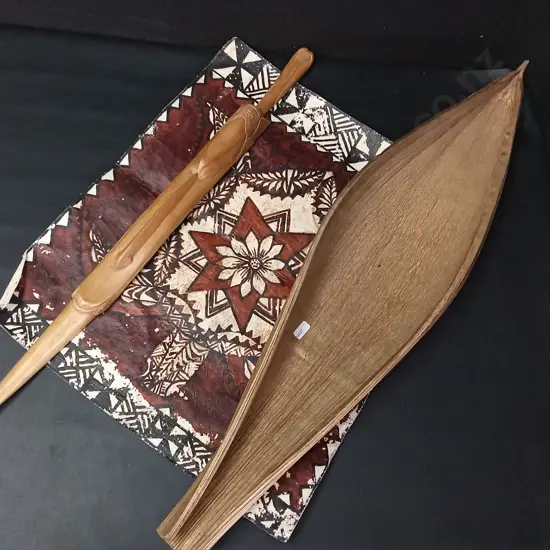 LONG FOOTED BOAT LEAF SHAPE, WITH WOOD CARVING AND TRADITIONAL BARK CLOTH