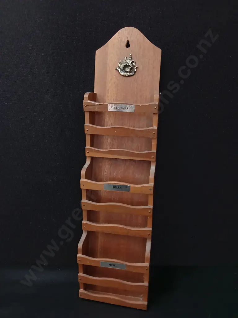 VINTAGE WOODEN WALL MOUNTED MAIL AND BILL ORGANISER H55CM Image 1++