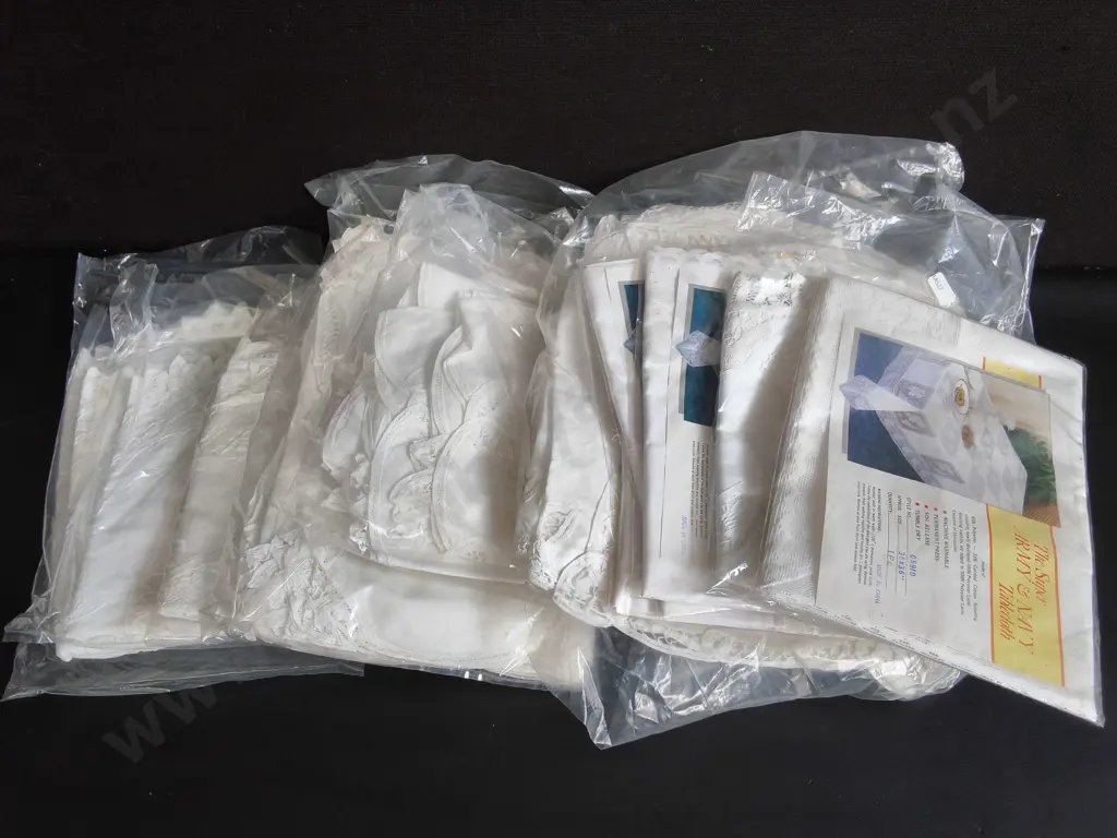 COLLECTION OF BRAND NEW TABLECLOTHS, PACKAGED Image 1++