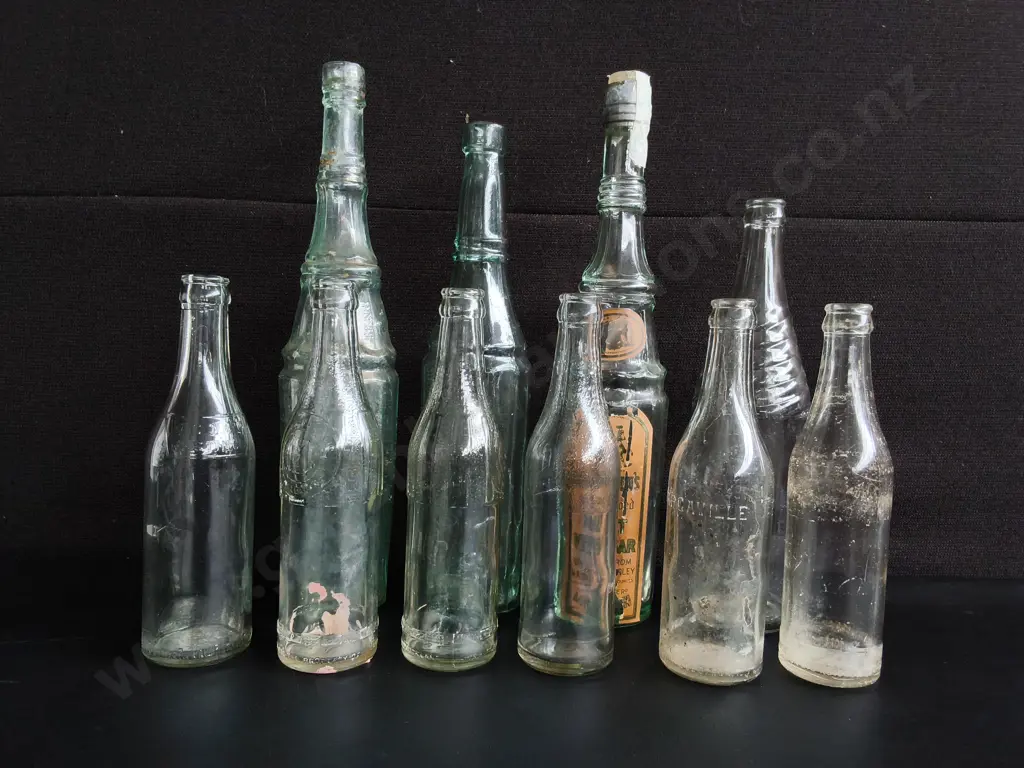 COLLECTION OF 10 VINTAGE GLASS BOTTLES, TALLEST H 38 CM Image 1++