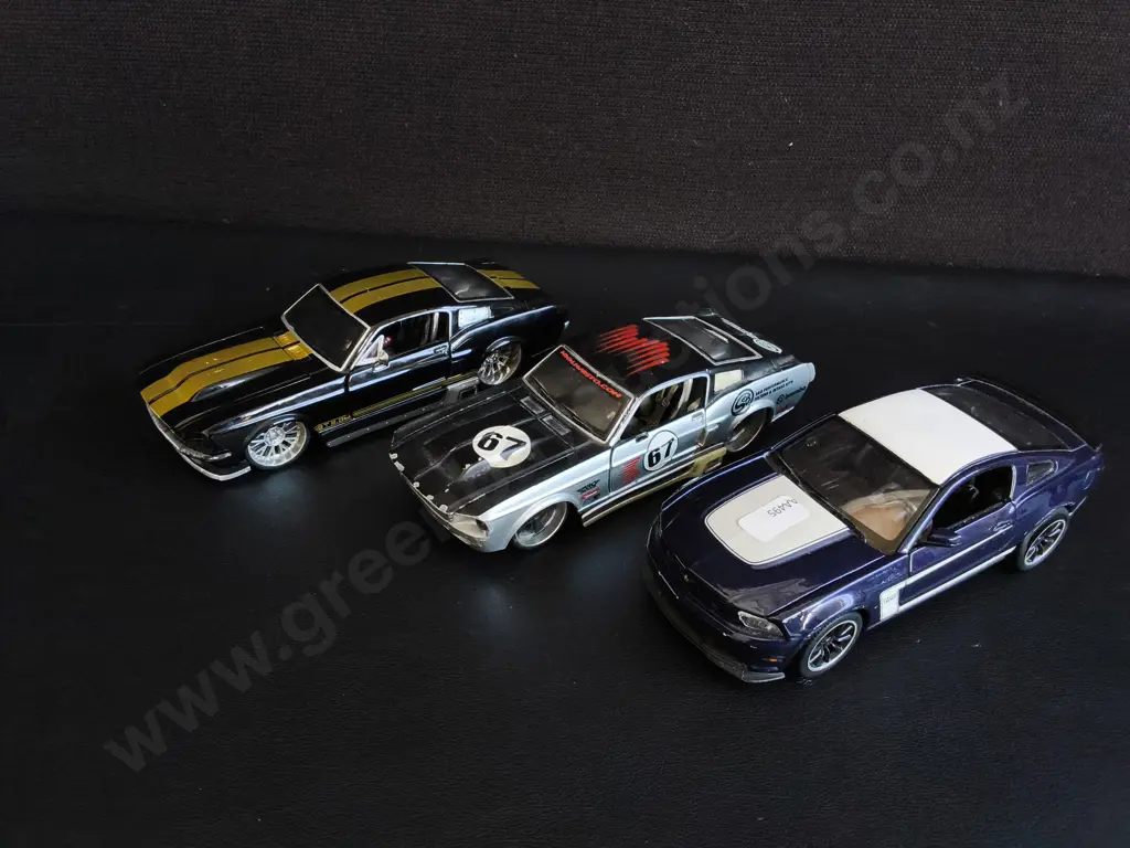 3 MAISTO 1:64 SCALE DIECAST CAR MODELS, FORD MUSTANGS Image 1++