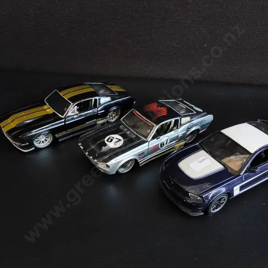 3 MAISTO 1:64 SCALE DIECAST CAR MODELS, FORD MUSTANGS