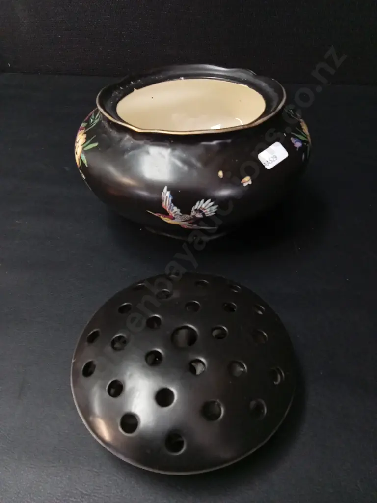 FLOWER POT / VASE Image 1++