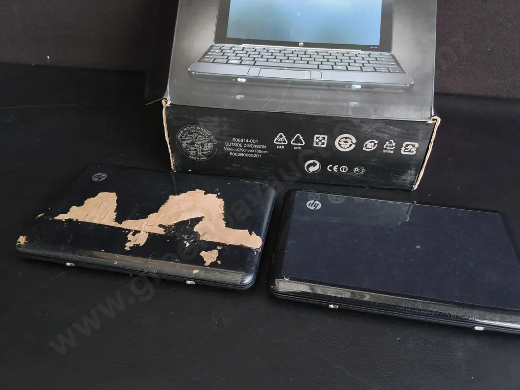 PAIR OF HP MINI LAPTOPS, ONE MISSING BATTERY Image 1++