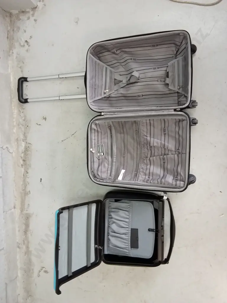 TWO CARRY ON BAGS, H 55CM X W 38CM X D 27CM Image 1++