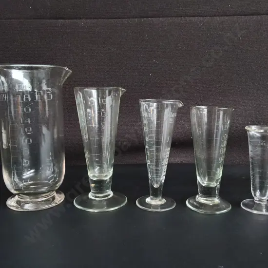 VINTAGE GLASS APOTHECARY GRADUATED MEASURES, COLLECTION OF 5 CONICAL PHARMACEUTICAL BEAKERS, TALLEST H 18 CM