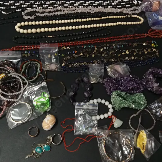 BOX OF JEWELLERY