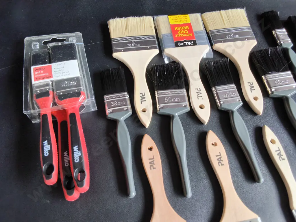 MIX OF BRAND NEW PAINT BRUSHES Image 1++